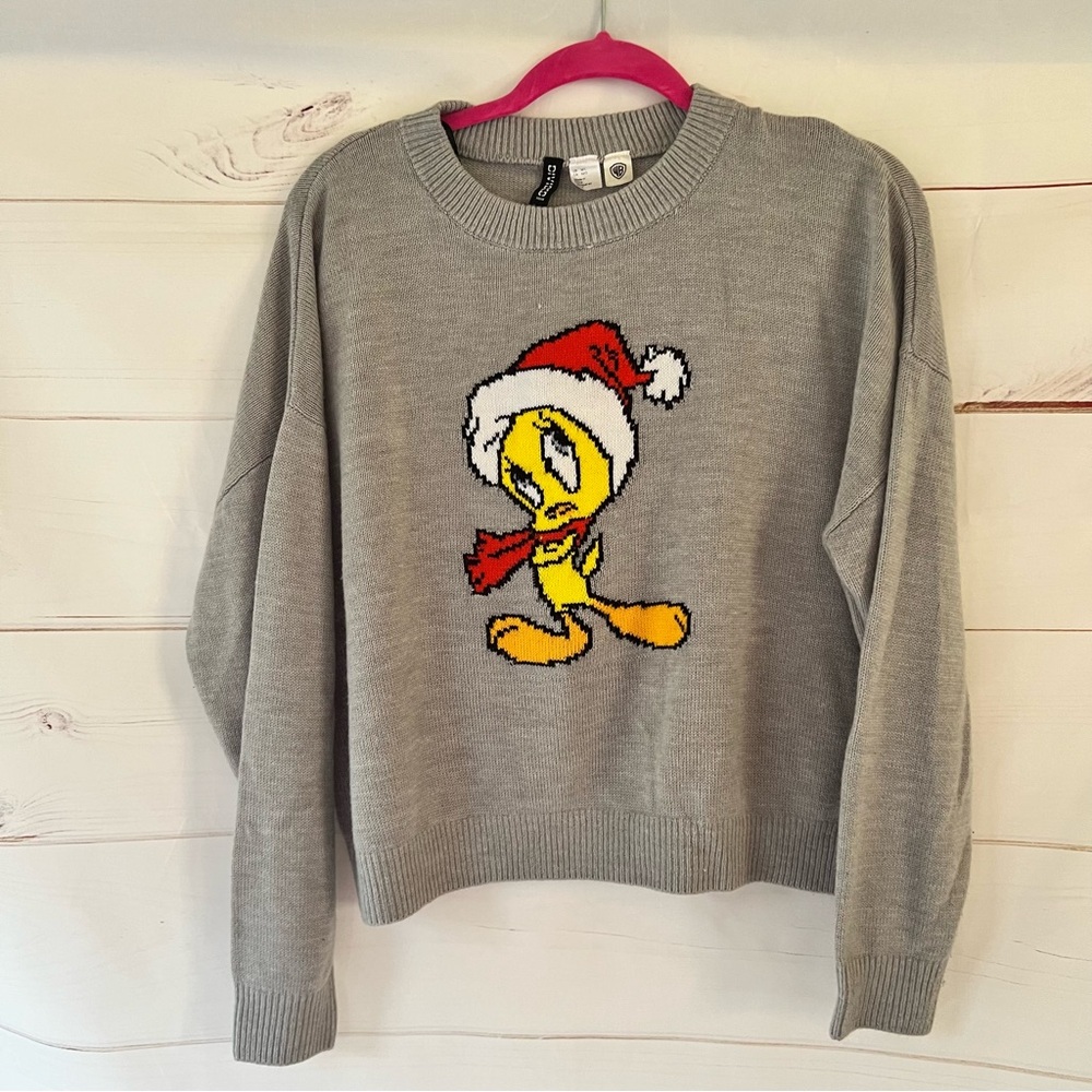 Grey sweater long sleeve tweetybird xmas size M/L